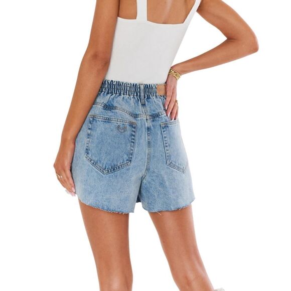 Show Me Your MuMu Tuscon High Rise Distressed Jean Shorts Size 24 NWT - Picture 8 of 13